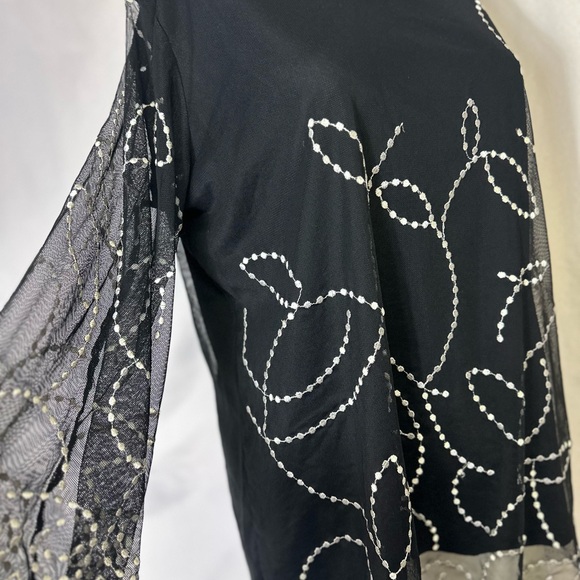 ALFANI BRAND SIZE LARGE NYLON BLACK BLOUSE W WHITE ACCENT - Picture 4 of 4